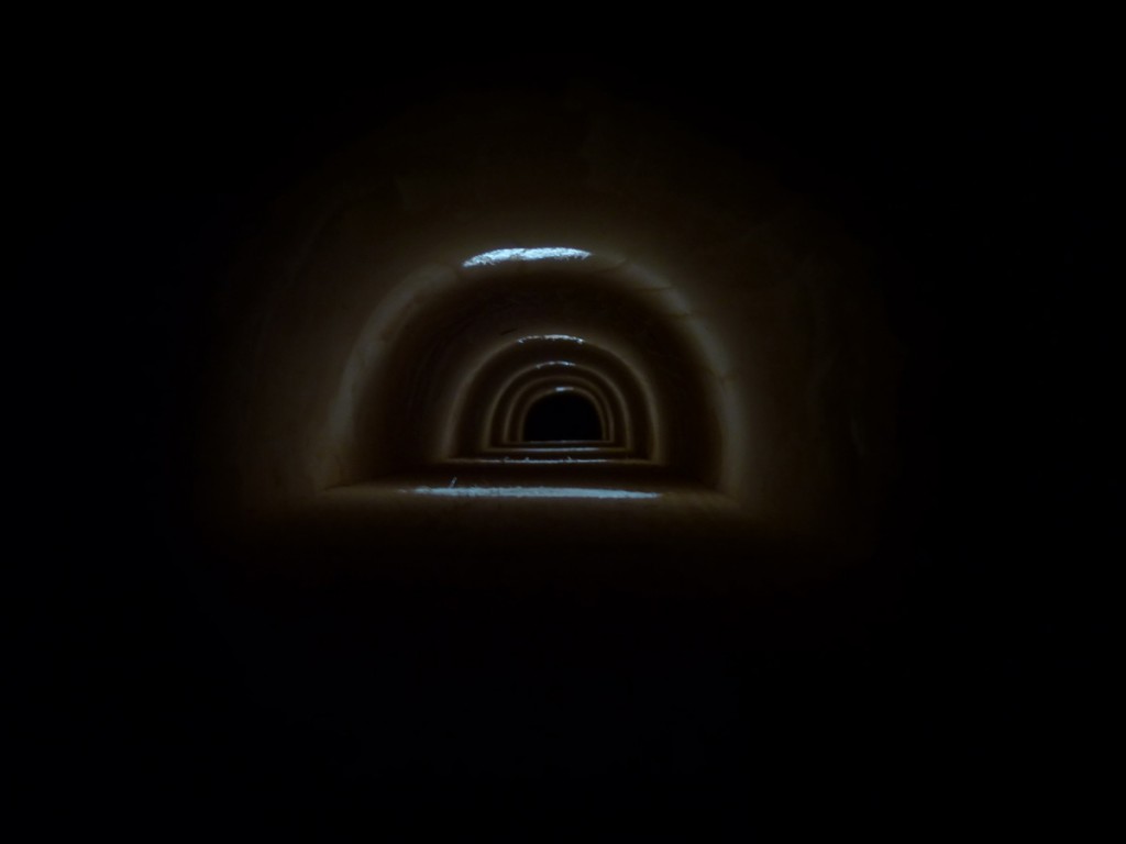 Stollen (innen), 2002, Balken, 380 x 15,5 x 15,5 cm | Tunnel (inside), 2002, beam, 380 x 15,5 x 15,5 cm
