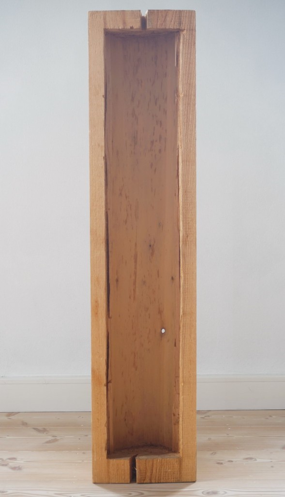 Thannöd (von hinten), 2007, Vierkant, 145 x 31 x 31 cm | Thannöd (back), 2007, square timber, 145 x 31 x 31 cm